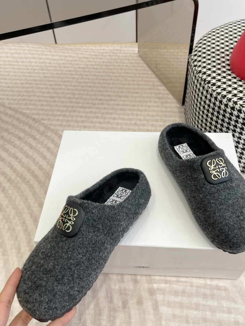 L0ew* slippers